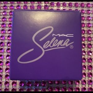 Mac - Selena LE Eyeshadow - Missing My Baby